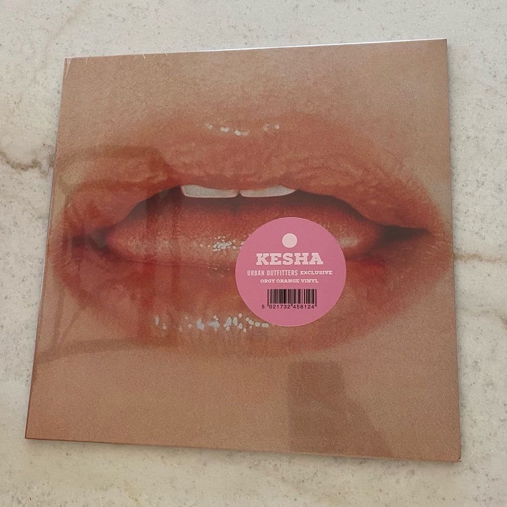 New Kesha Urban Outfitters Exclusive LP